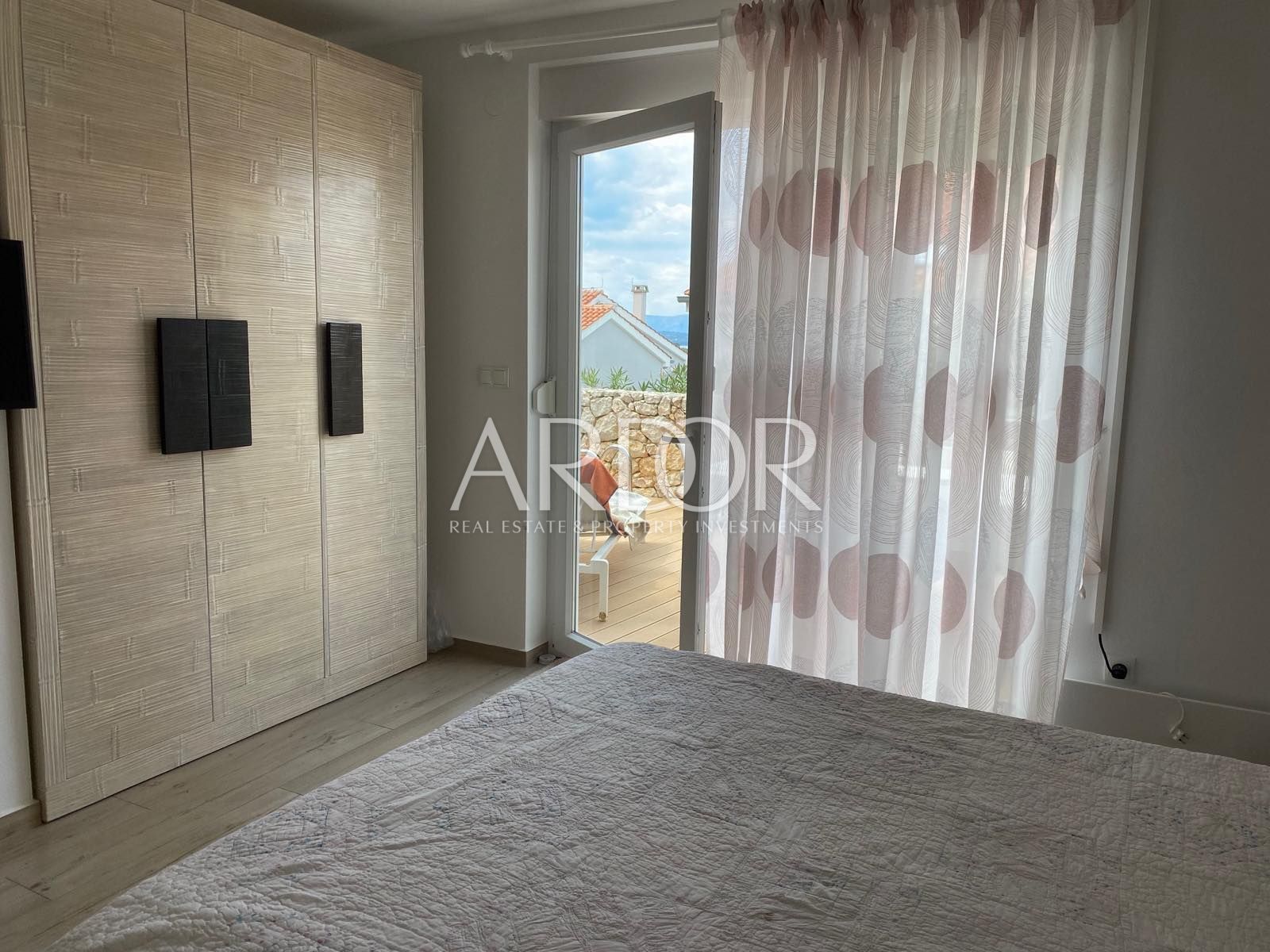 Flat For sale -  Njivice