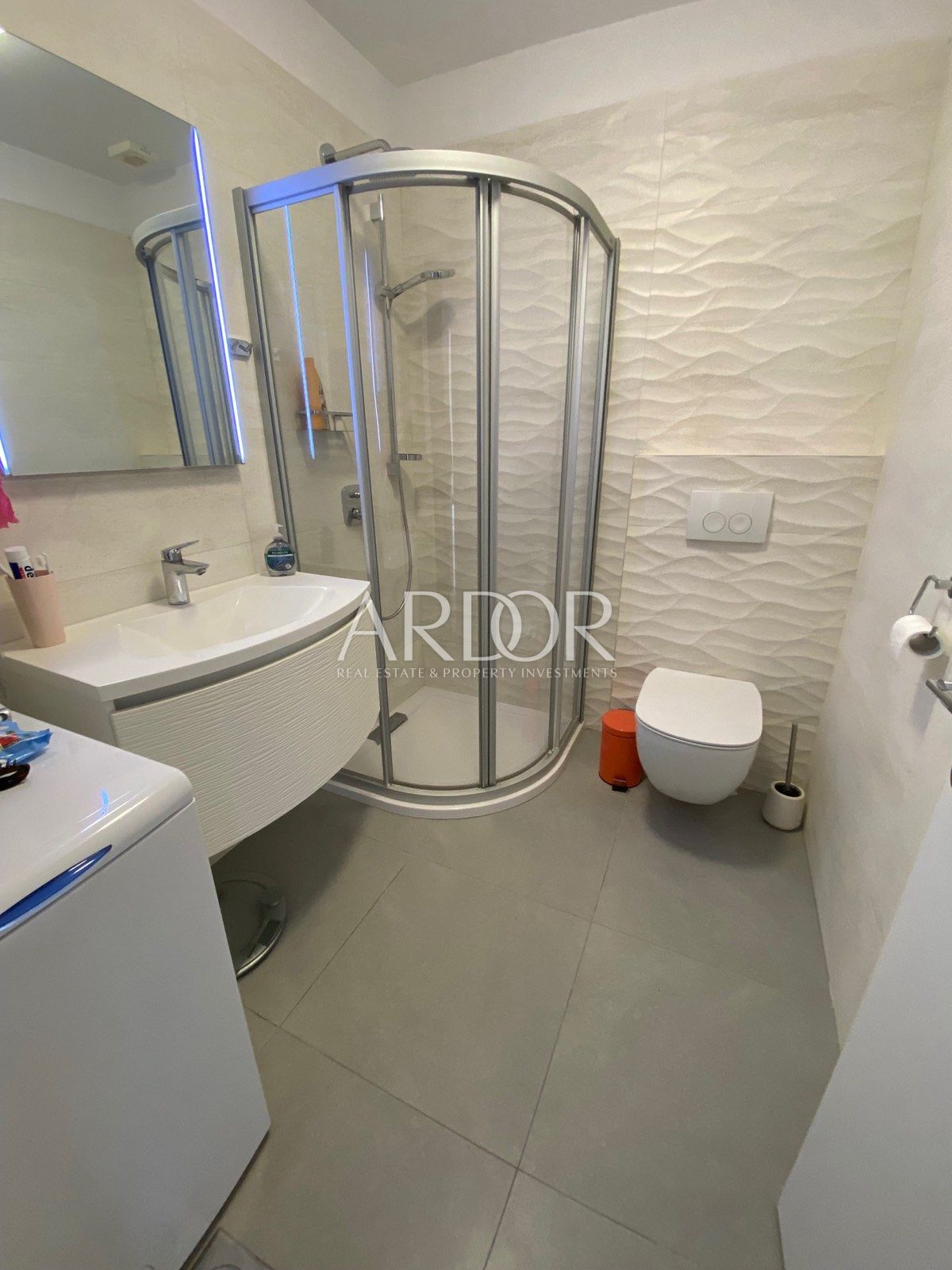 Flat For sale -  Njivice