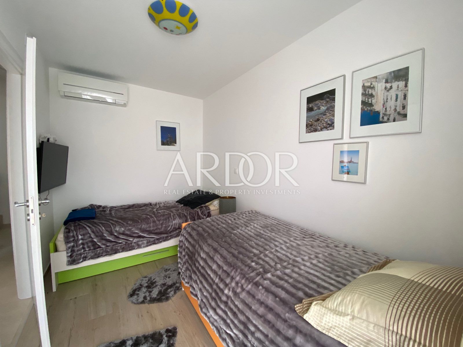 Flat For sale -  Njivice