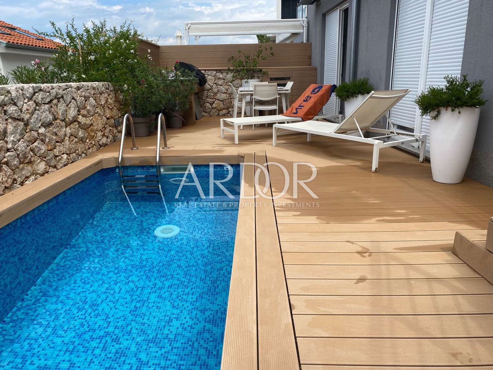 Flat For sale -  Njivice