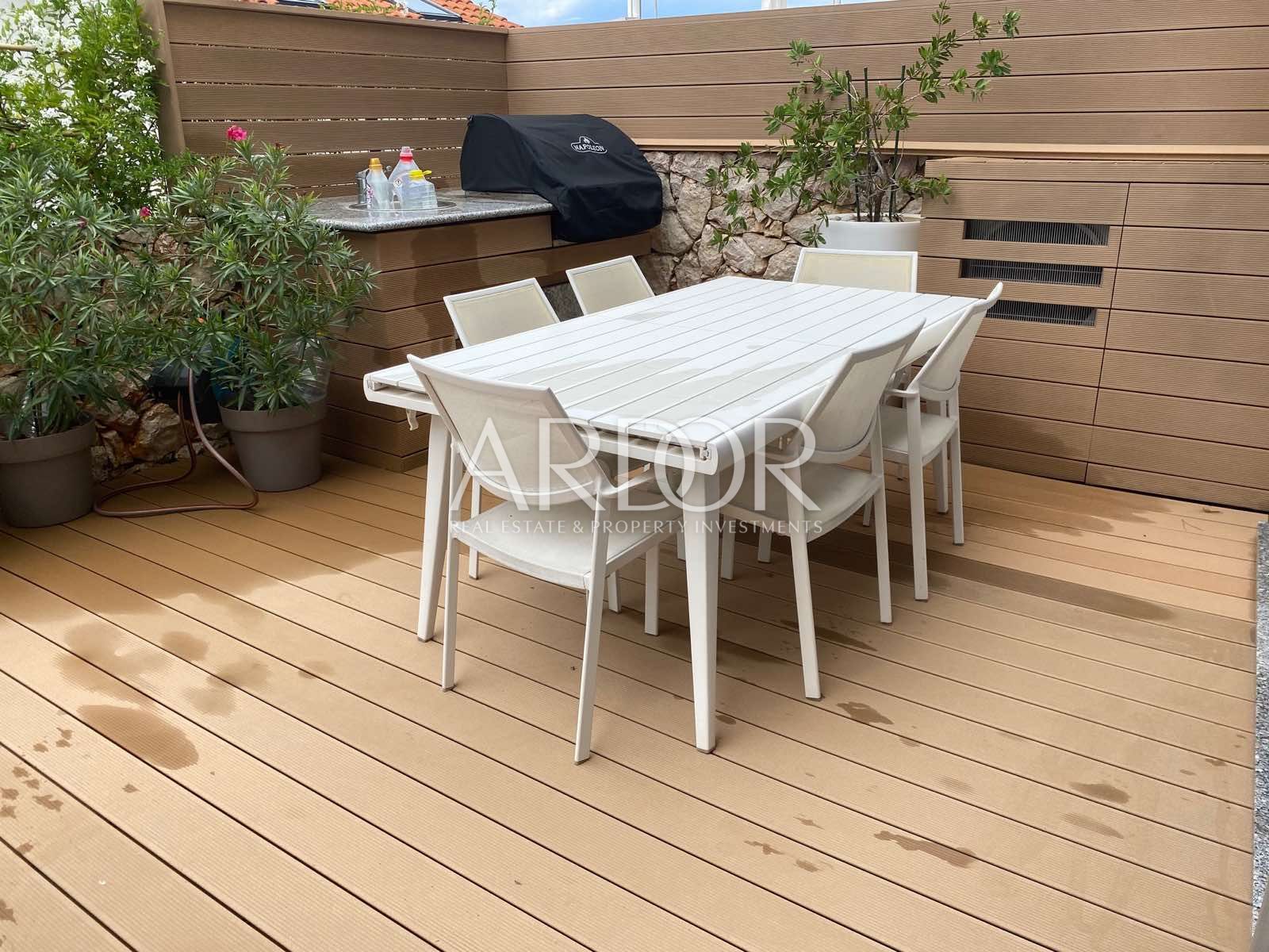 Flat For sale -  Njivice