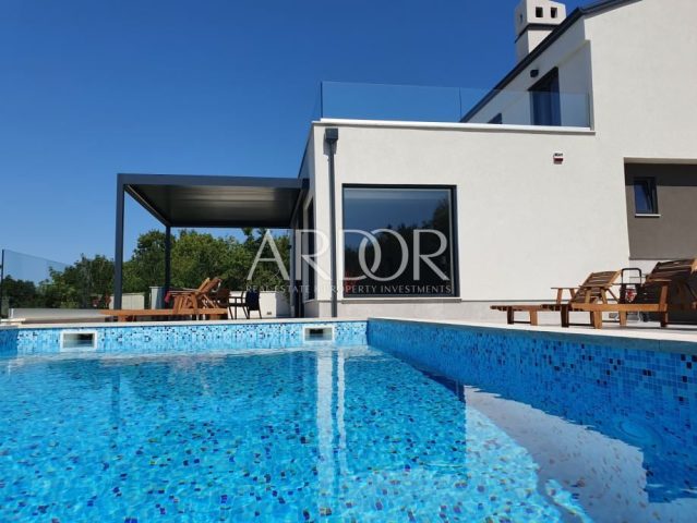 Maison à vendre 350 m² – Kostrena