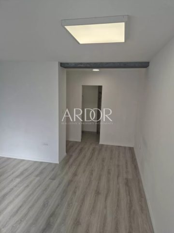 Business premises for sale 24 m² – Rijeka