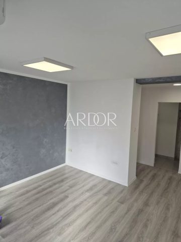 Lokal użytkowy Na sprzedaż - Primorsko-goranska Centar - foto 2/4