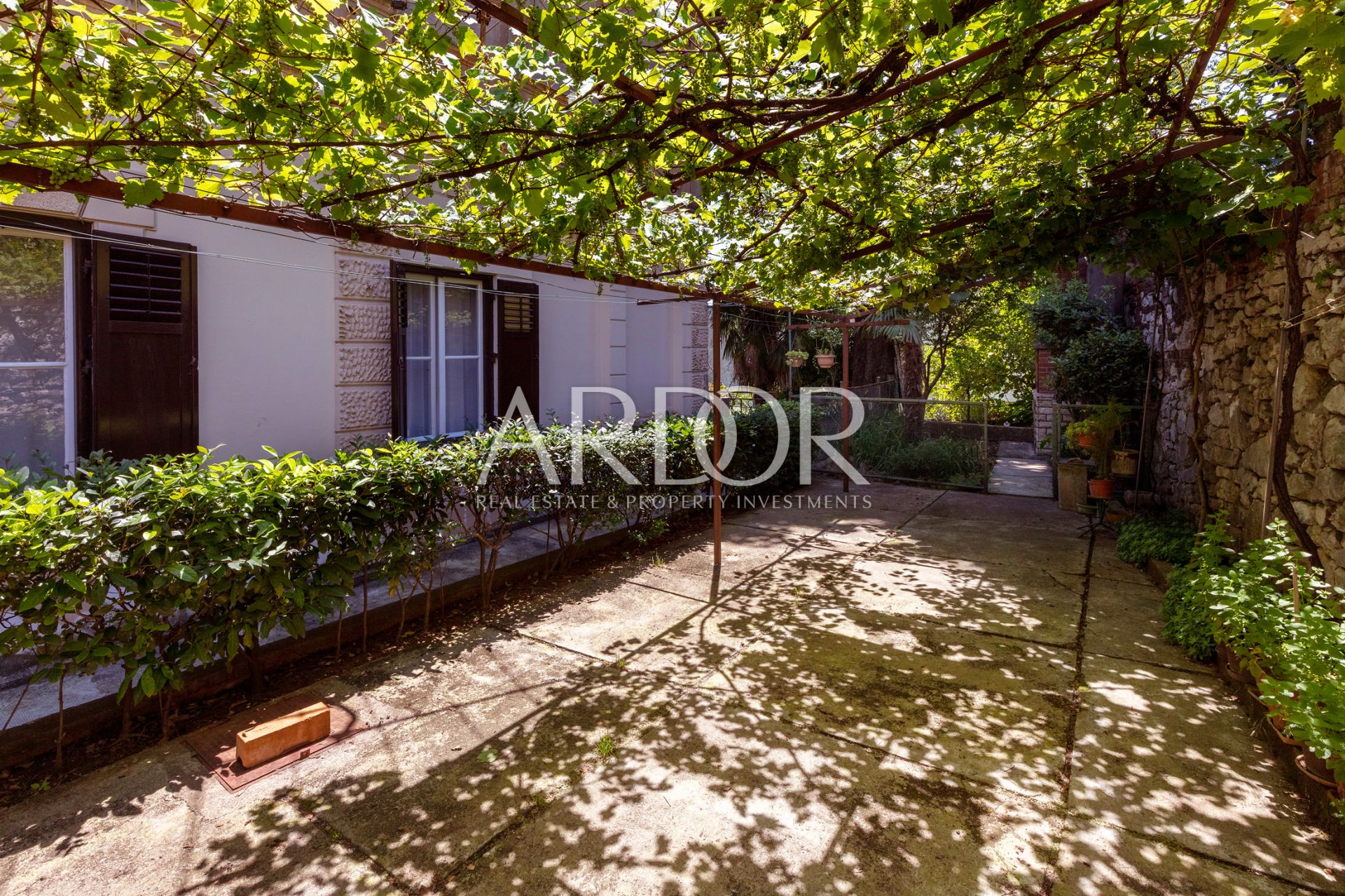 Flat For sale -  Podmurvice