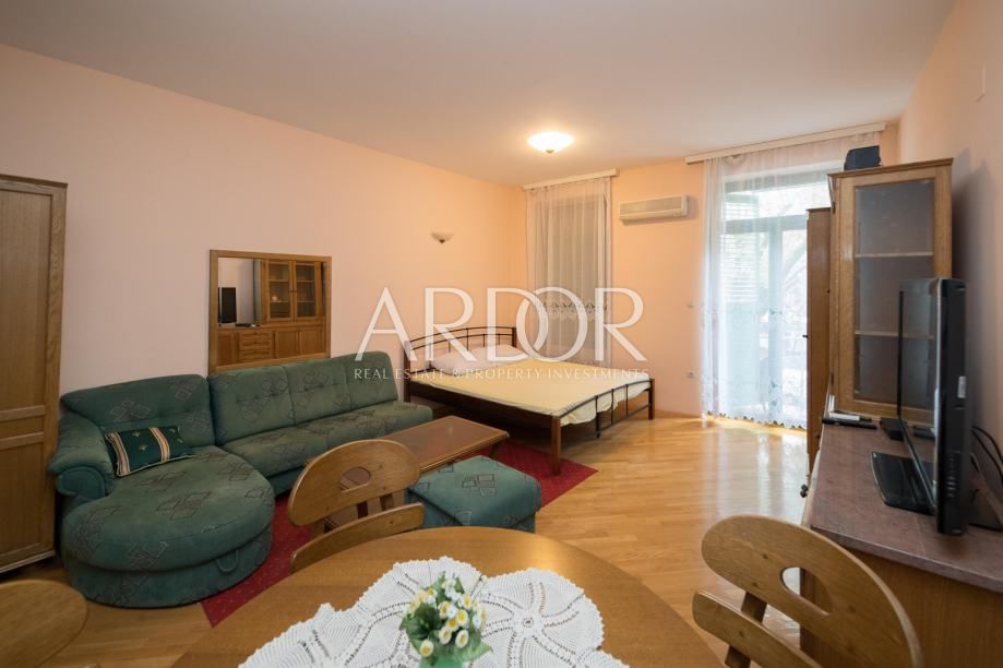 Stan Na prodaju -  Crikvenica