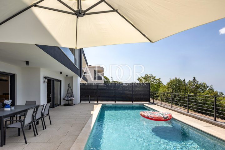 House for sale 245 m² – Kostrena
