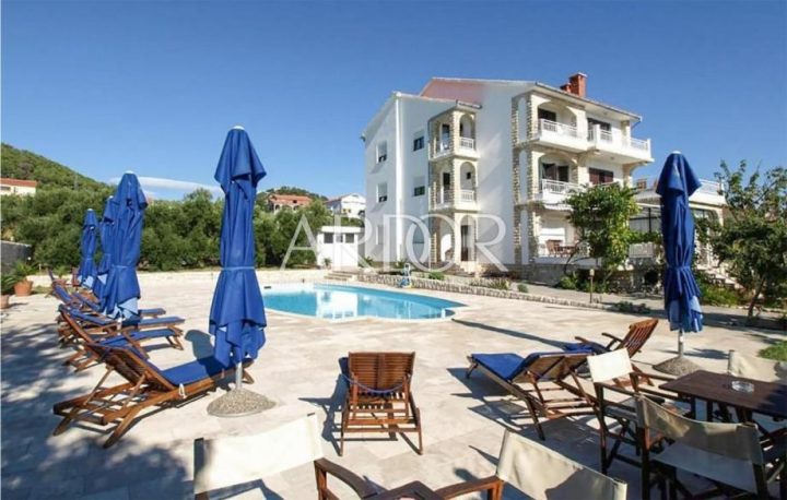 Hiša na predaj 500 m² – Rab