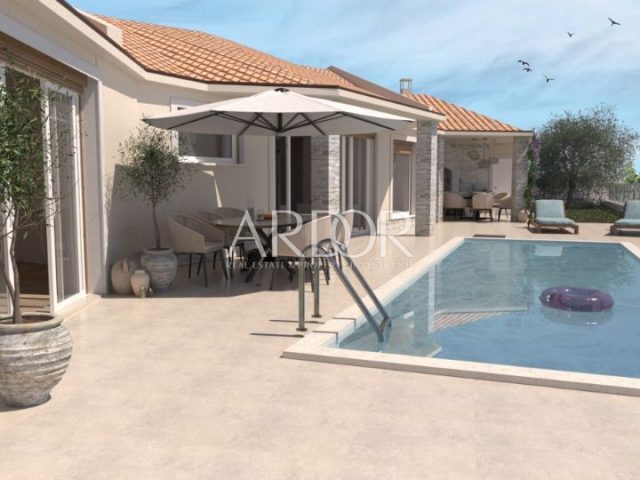 Kuća na prodaju 174 m² – Tinjan