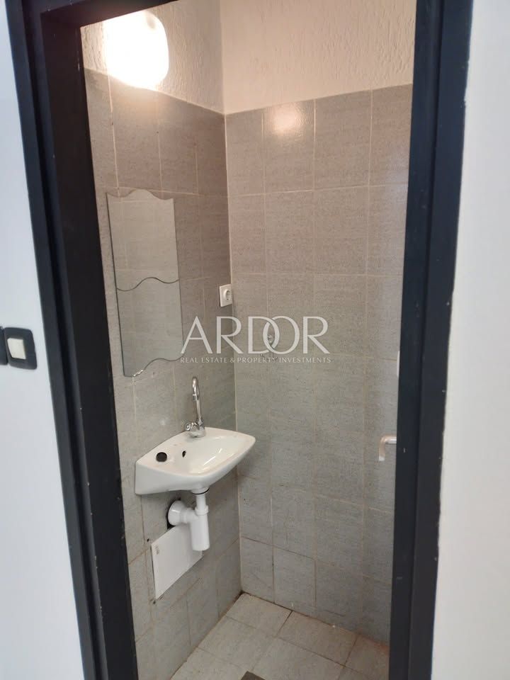 Business premises For sale - Primorsko-goranska Krimeja