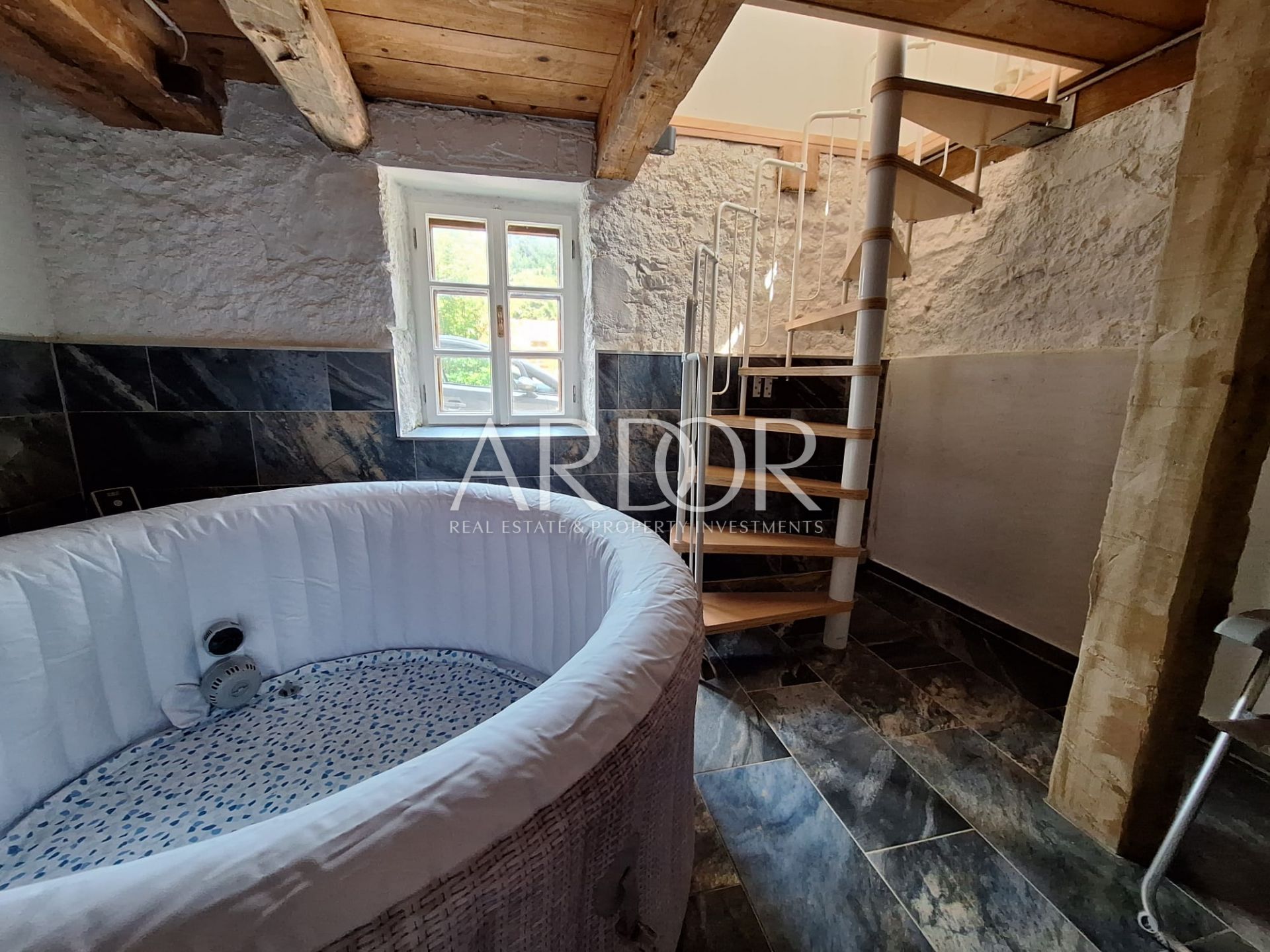 House For sale -  Lučice