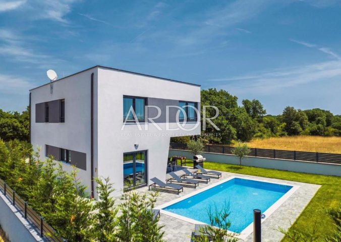 House for sale 180 m² – Pula