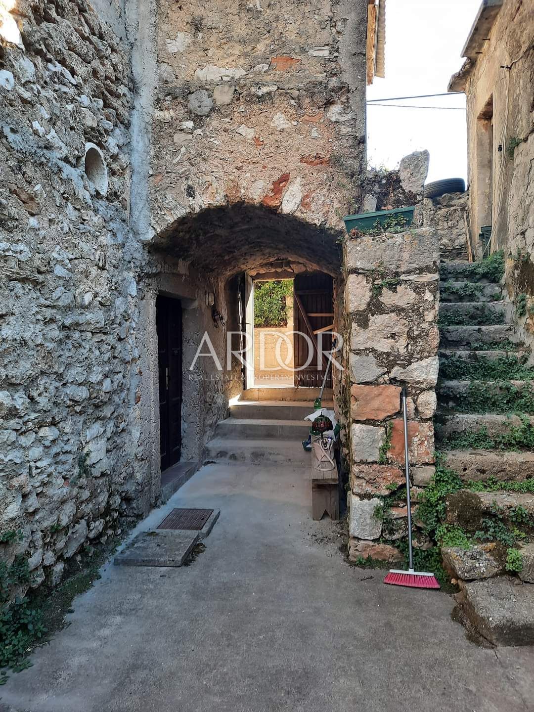 House For sale - Neviđane - foto 2/6