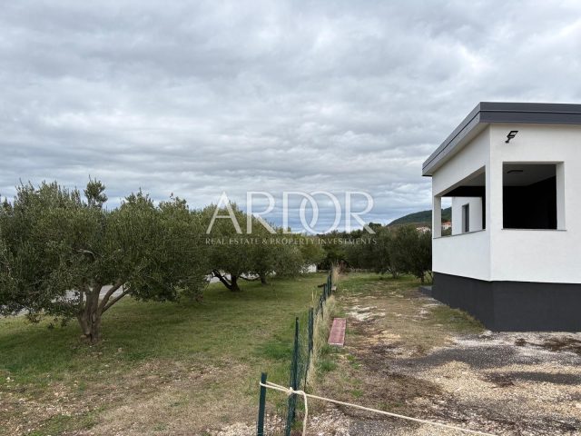 Hiša na predaj 70 m² – Rab