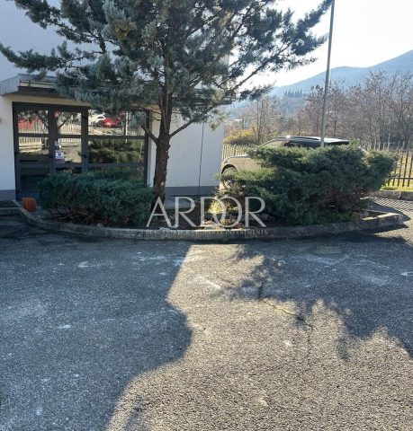 Locaux commerciaux à vendre 150 m² – Matulji