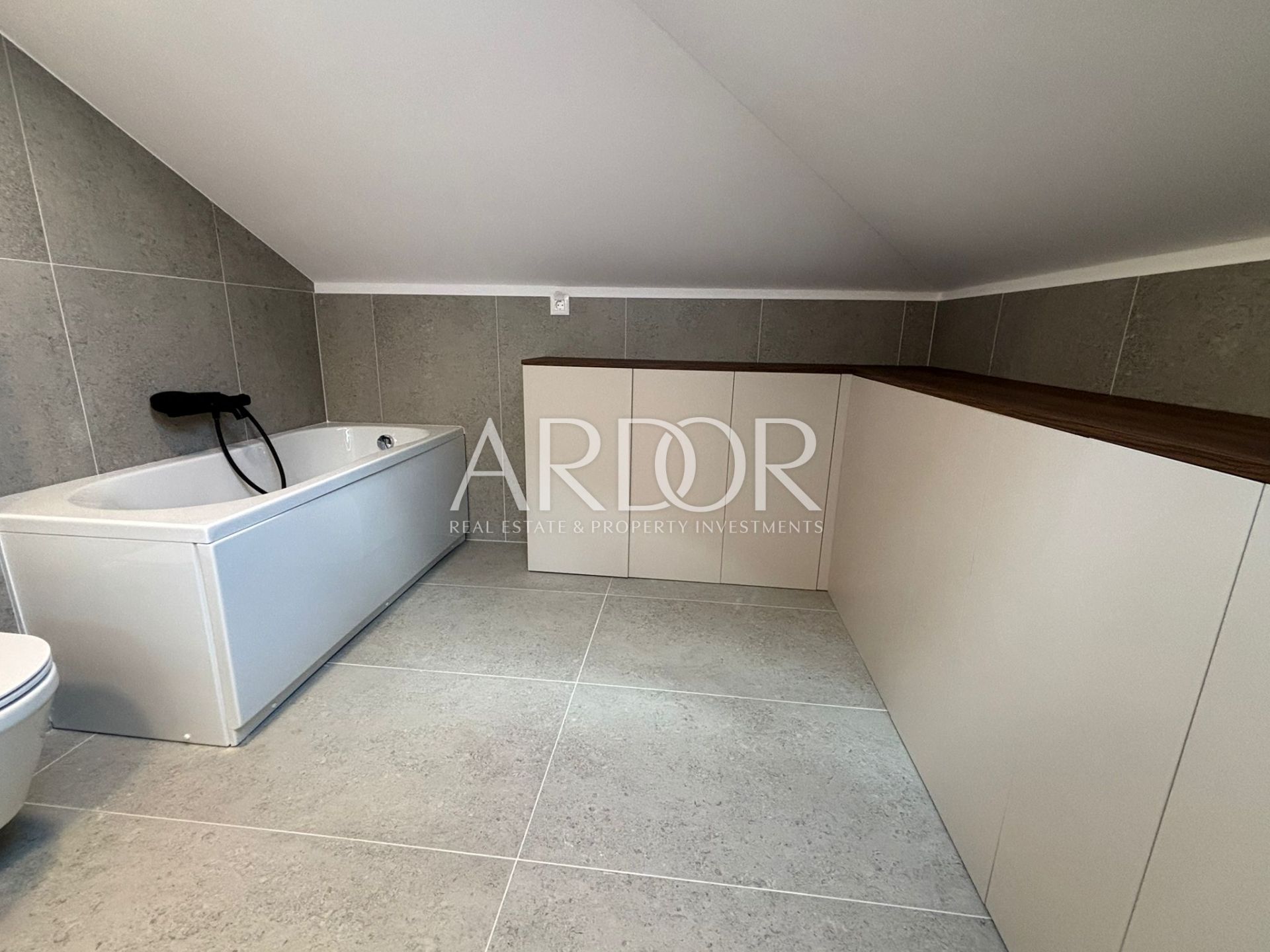 Flat For sale -  Vojak