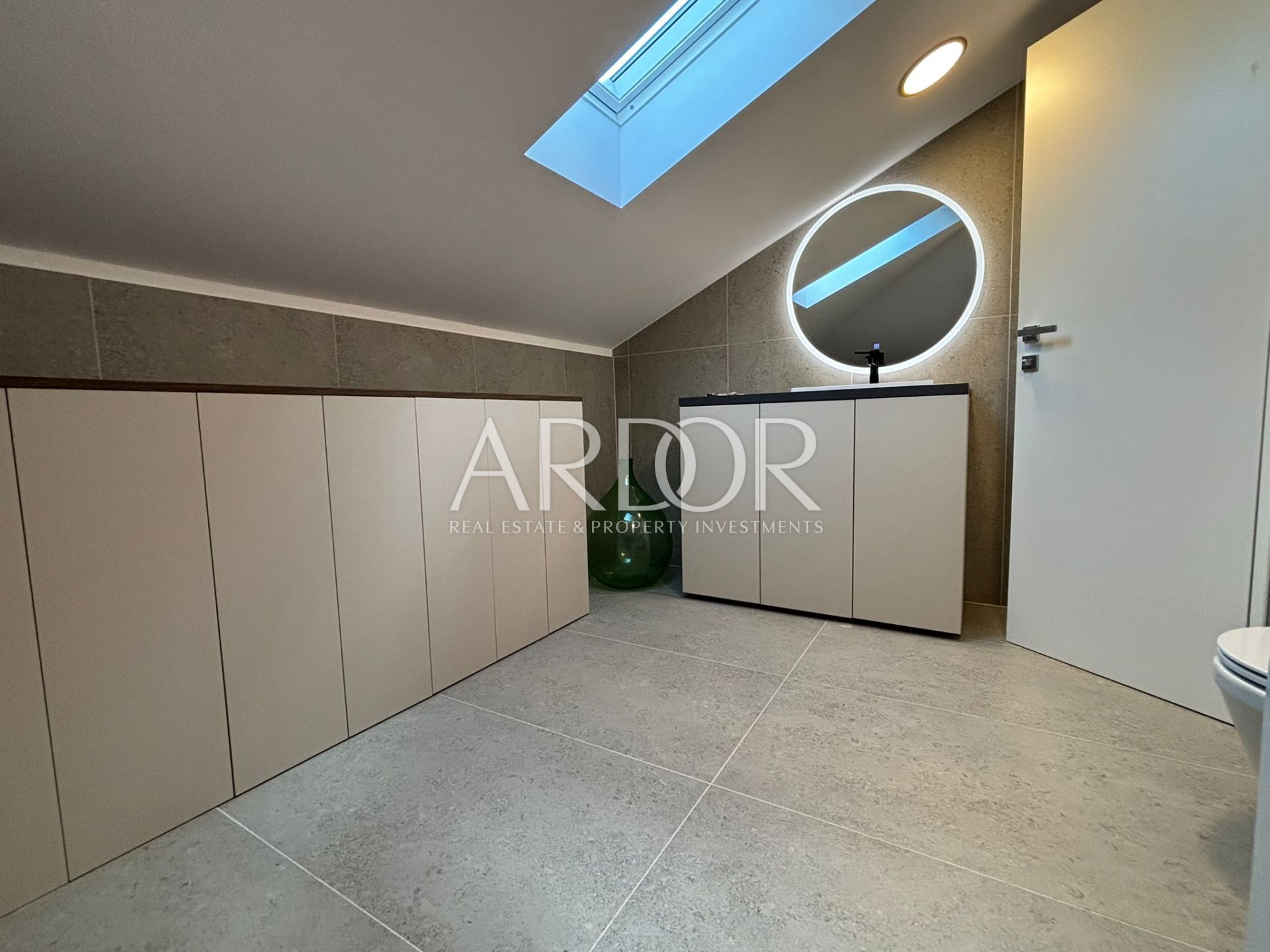 Flat For sale -  Vojak