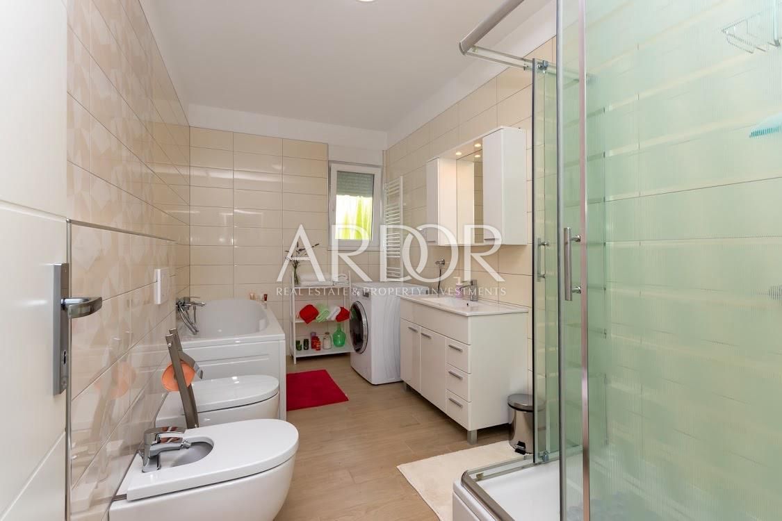 Apartma Na predaj -  Kostrena