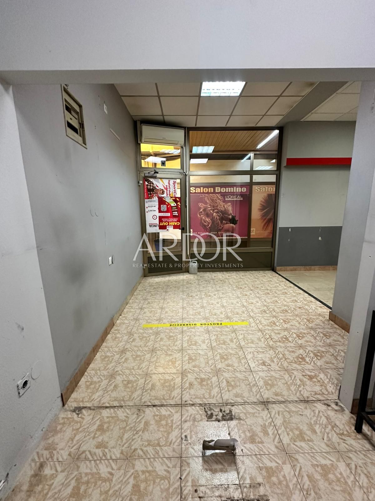 Commerciale In vendita -  Turnić
