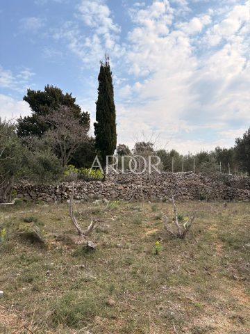 Land for sale 1500 m² – Rab