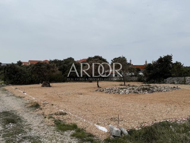Zemljište na prodaju 693 m² – Kolan