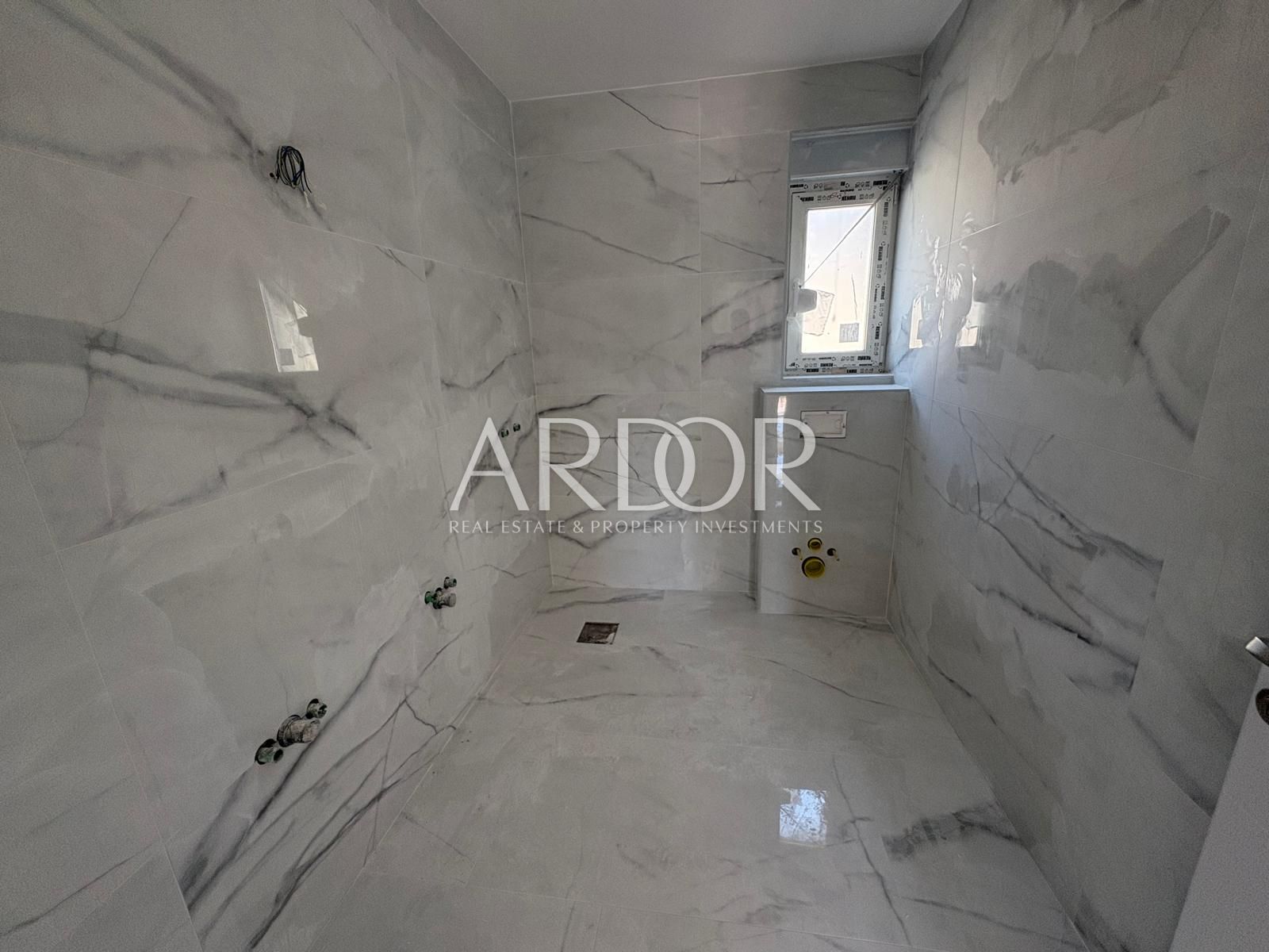 Apartma Na predaj -  Banjol