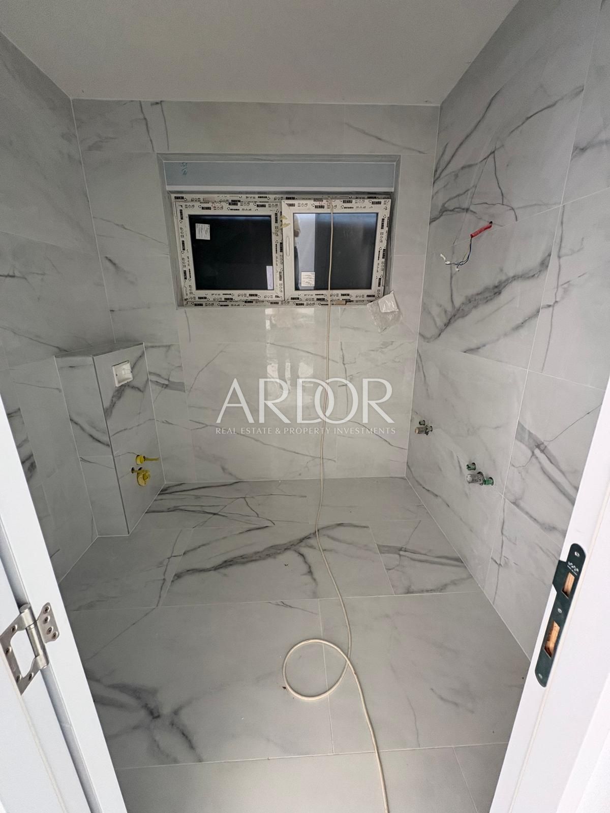 Apartma Na predaj -  Banjol