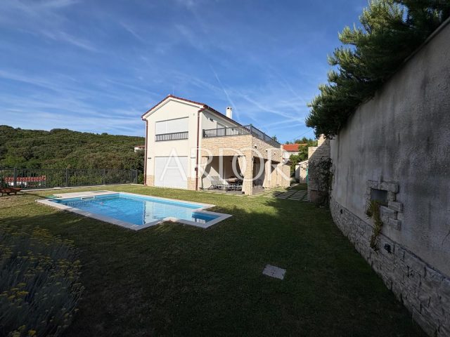 Hiša na predaj 146 m² – Rab