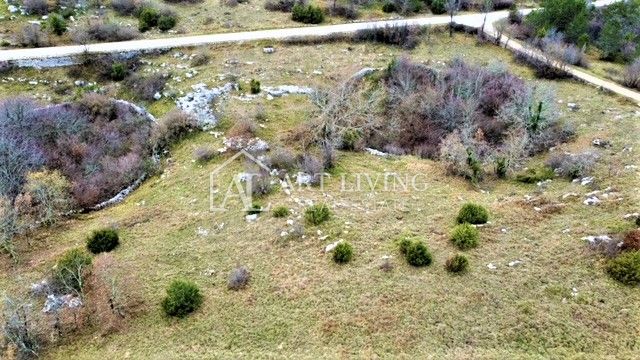 Land For sale -  Oprtalj