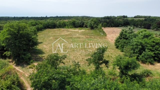 Działka na sprzedaż 898 m² – Tinjan