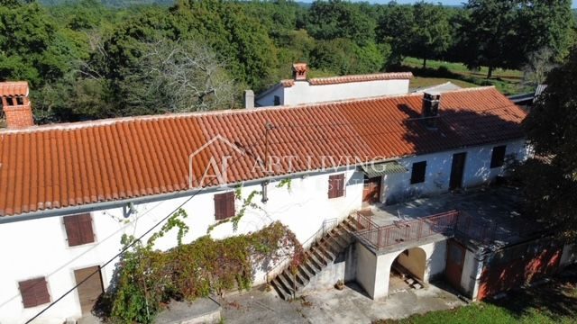Casa in vendita 591 m² – Žminj