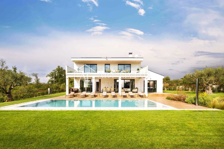 Maison à vendre 300 m² – Poreč