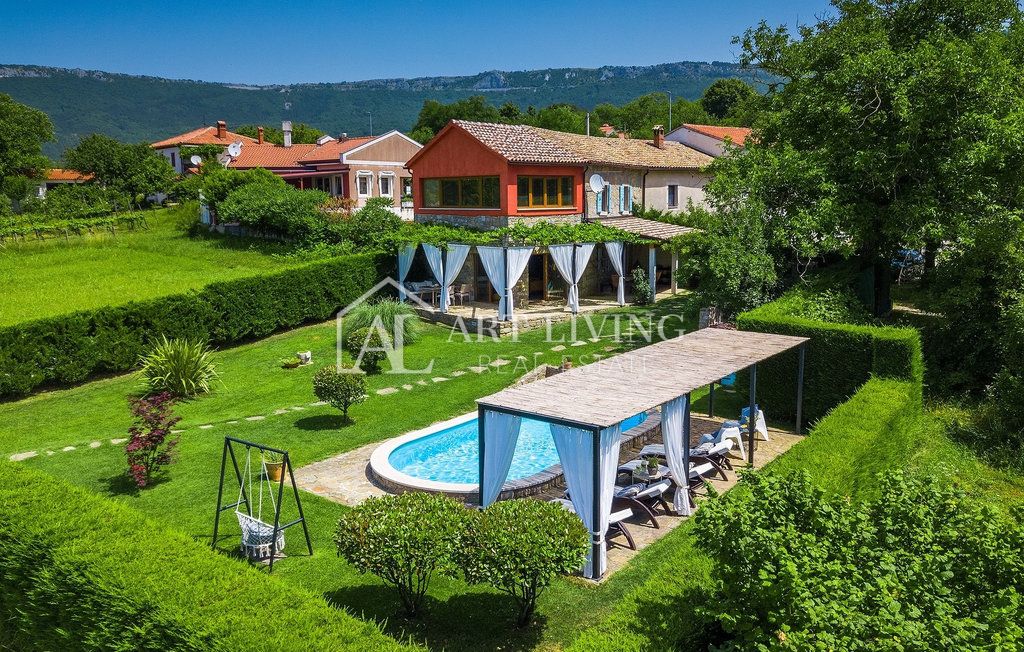 House For sale - Istarska Buzet