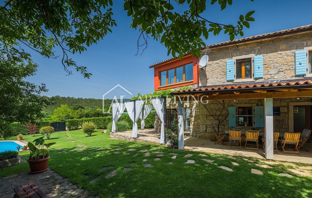 House For sale - Istarska Buzet