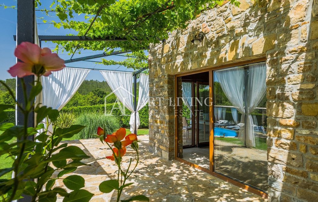 House For sale - Istarska Buzet