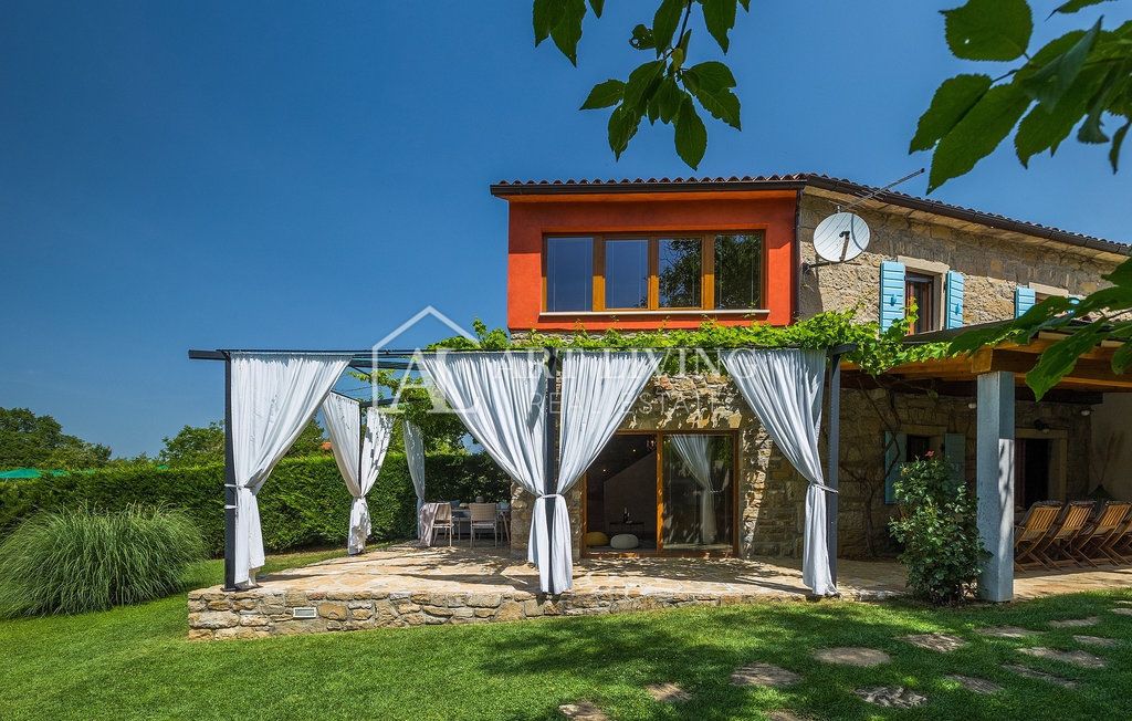 House For sale - Istarska Buzet