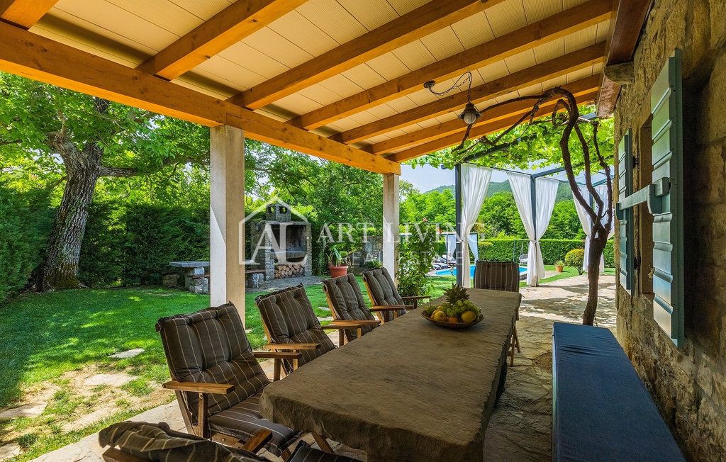 House For sale - Istarska Buzet