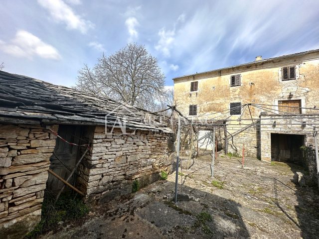 Haus zu verkaufen 300 m² – Grožnjan