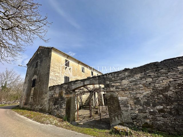 Maison à vendre 300 m² – Grožnjan