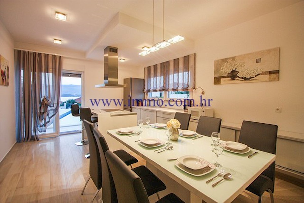 Haus Zu verkaufen - SPLITSKO-DALMATINSKA  TROGIR 