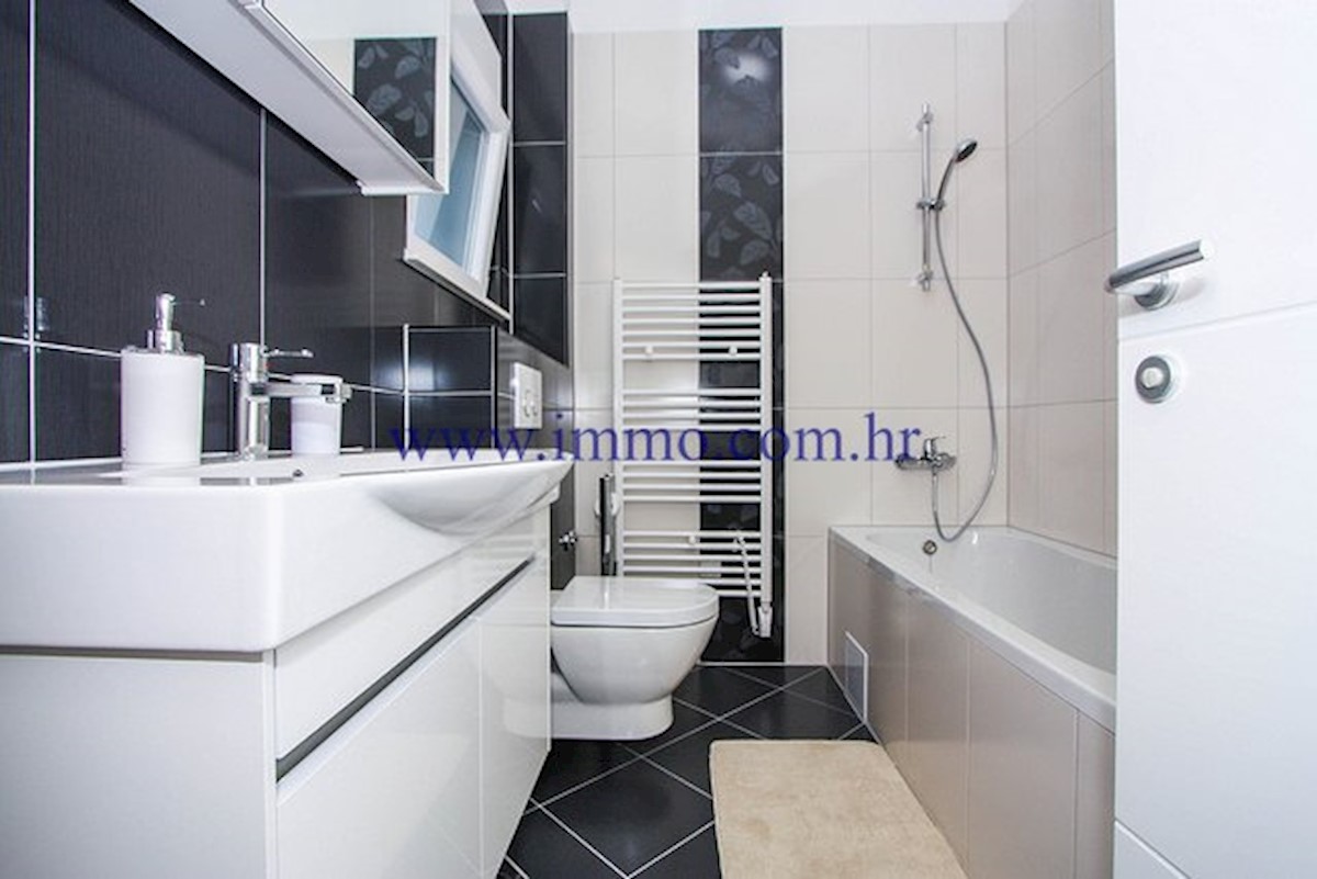 Haus Zu verkaufen - SPLITSKO-DALMATINSKA  TROGIR 