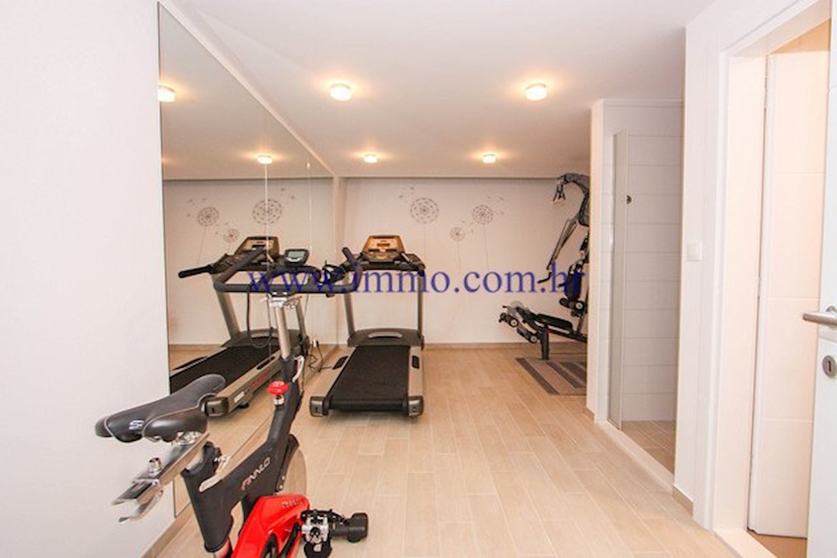 Haus Zu verkaufen - SPLITSKO-DALMATINSKA  TROGIR 