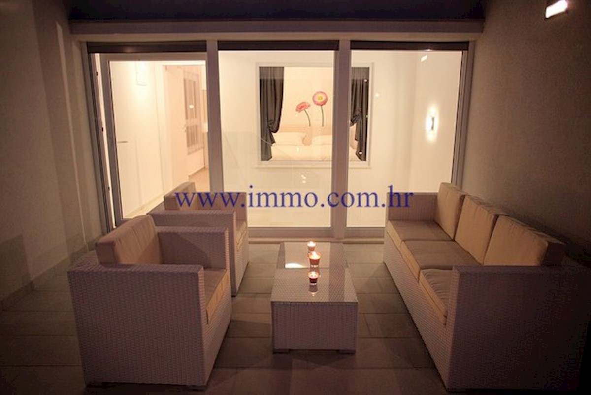 Haus Zu verkaufen - SPLITSKO-DALMATINSKA  TROGIR 