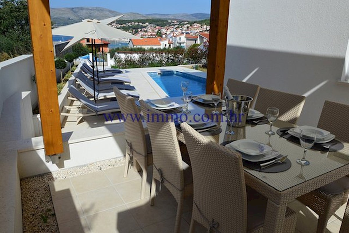 Haus Zu verkaufen - SPLITSKO-DALMATINSKA  TROGIR 