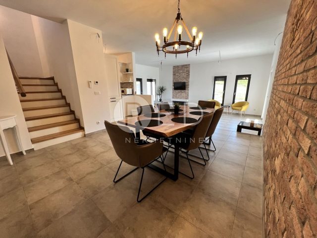 Kuća na prodaju 287 m² – Zbjegovača