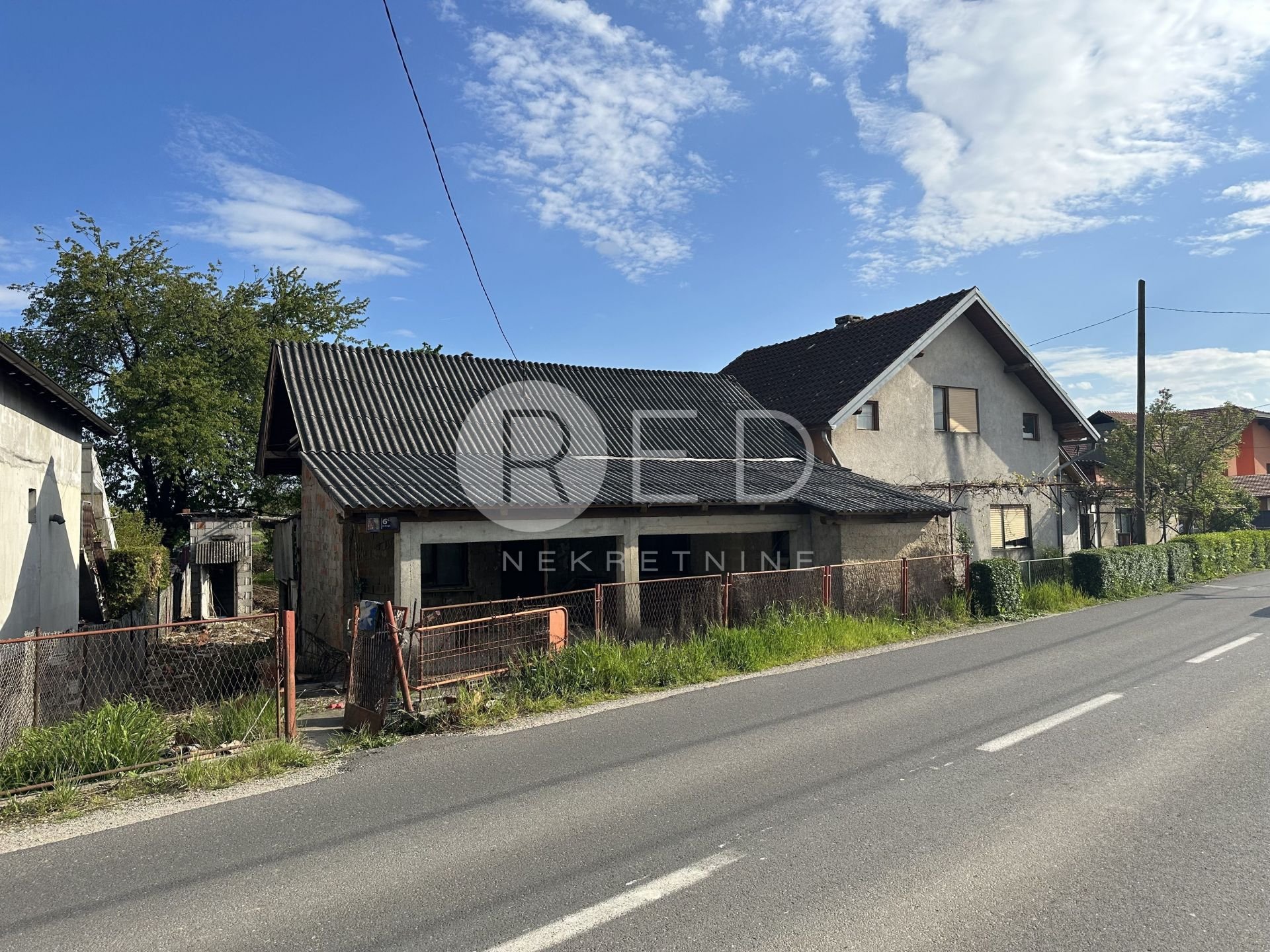 Kuća Na prodaju - Grad Zagreb Peščenica - žitnjak - foto 1/9