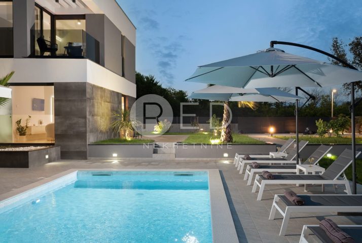 Kuća na prodaju 220 m² – Zaton