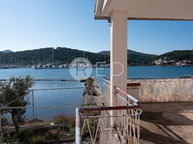 Kuća na prodaju 170 m² – Sutomišćica
