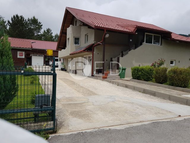 Kuća na prodaju 380 m² – Korenica