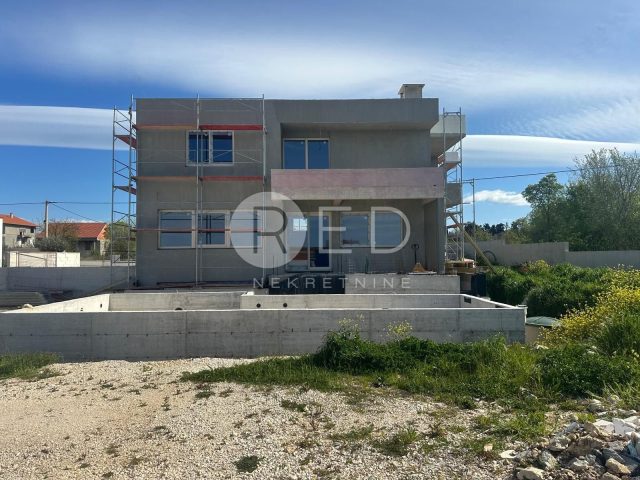 Kuća na prodaju 330 m² – Murvica